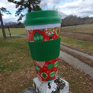 Festive Christmas insulated screw top tumbler red green white